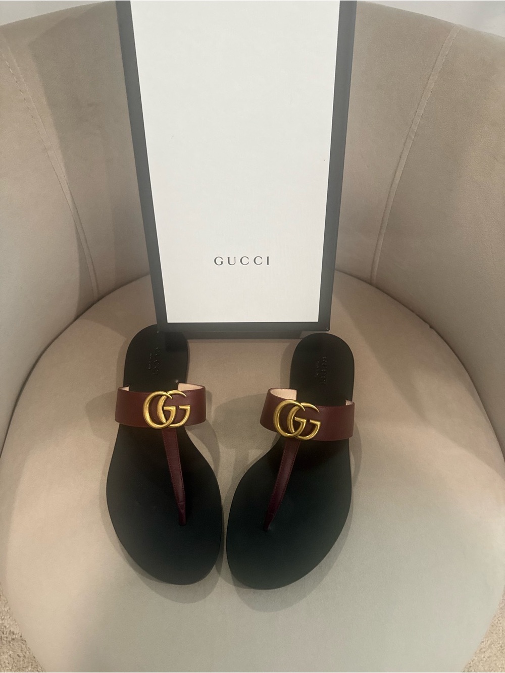 Gucci Black Footbed Brown Leather GG Thong Sandals